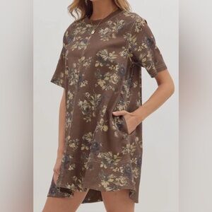 NWOT-Tilly Floral Mini Dress Size Large